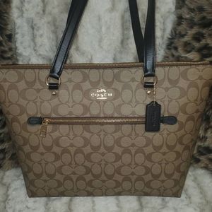 HOST PICK AUTHENTIC COACH SIGNATURE GALLERY TOTE LARGE TAN AND BROWN